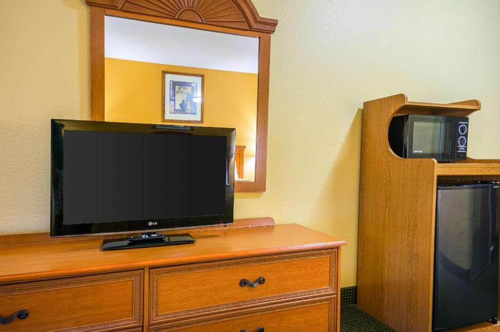 Quality Inn & Suites Franklin Екстер'єр фото