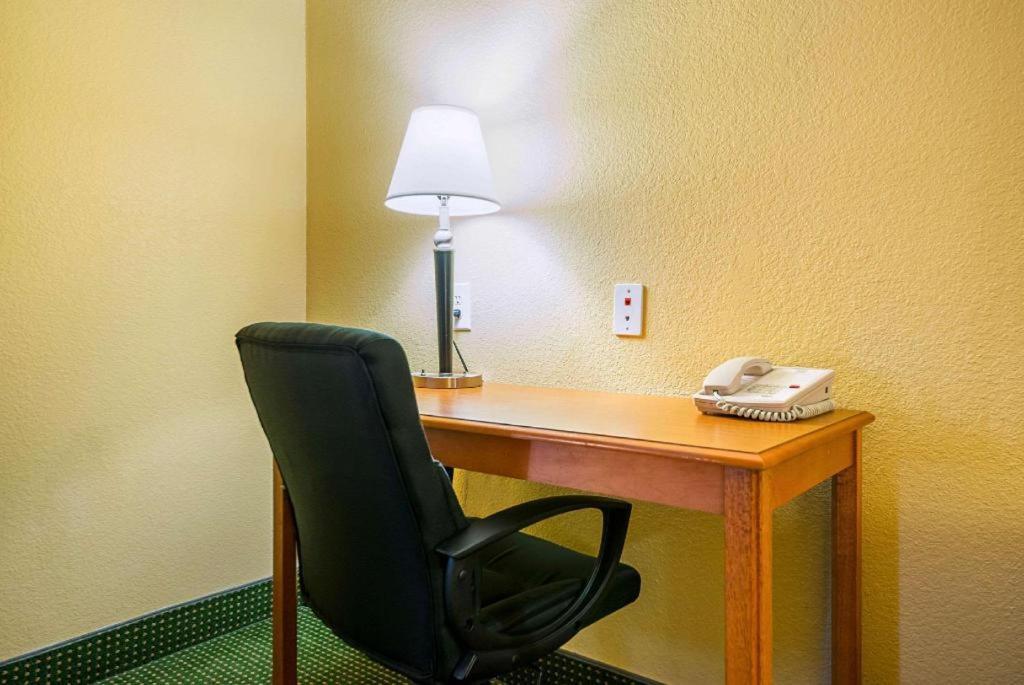 Quality Inn & Suites Franklin Екстер'єр фото