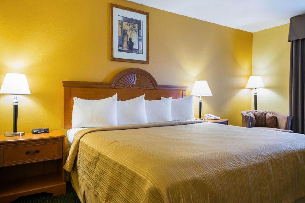 Quality Inn & Suites Franklin Екстер'єр фото